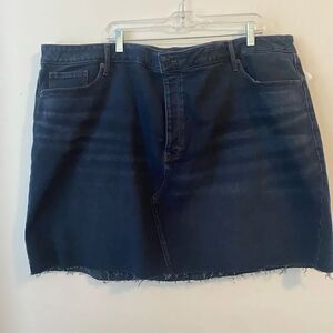 Old Navy High Rise Secret Slim pockets button-fly denim skirt, size 26